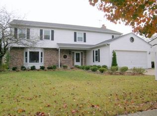 928 Canyon Run Rd, Naperville, IL 60565