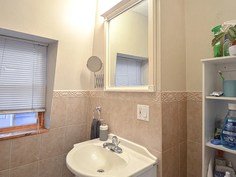 195 Waterman St #5 — Photo 4