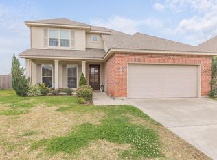 102 Still Waters Rd, Broussard, LA 70518