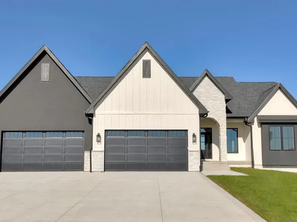 17227 Northview Dr, Urbandale, IA 50323