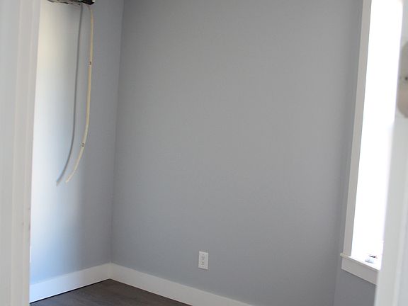 5th image of 723 Park Pl #A