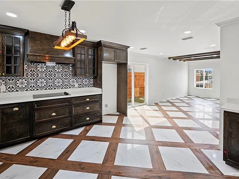 1409 E Karen St #B — Photo 5