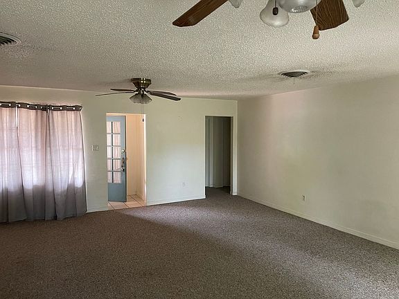 4th image of 1013 N Alameda St