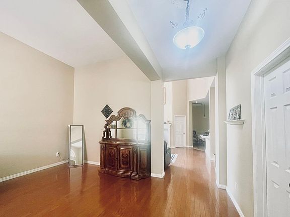 2nd image of 8437 Gateway Dr