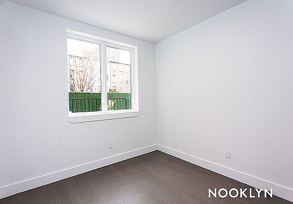 5th image of 123 Clifton Pl APT 1B