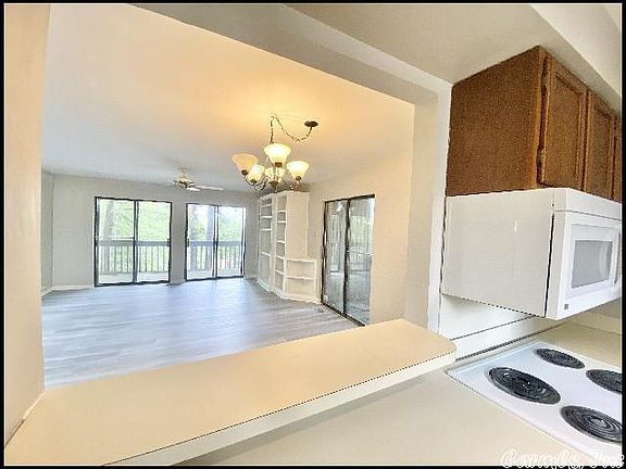 5th image of 512 Green Mountain Dr #111