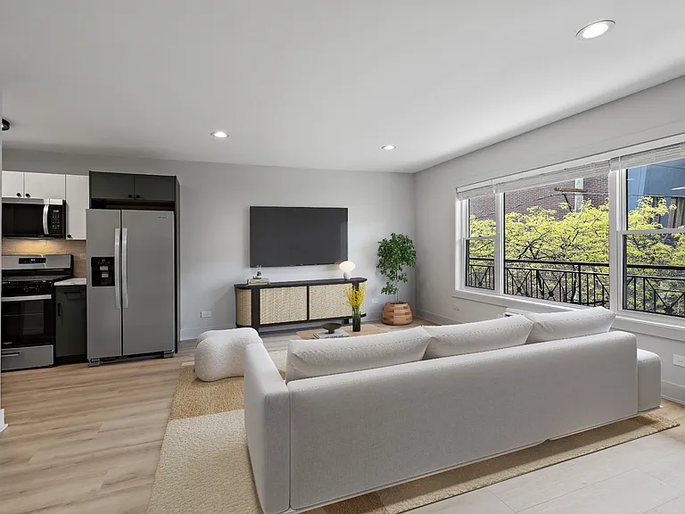 5616 N Washtenaw Ave #305 — Photo 3