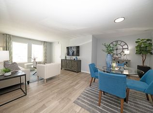 Ventana, Louisville, KY 40219