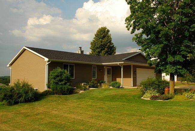 1st image of 5902 Woodland Dr