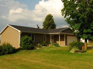 5902 Woodland Dr, Waunakee, WI 53597