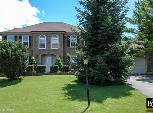 1305 Brandywine Cir, Algonquin, IL 60102