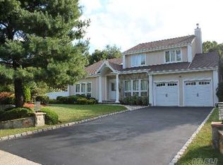 55 Timber Ridge Dr, Commack, NY 11725