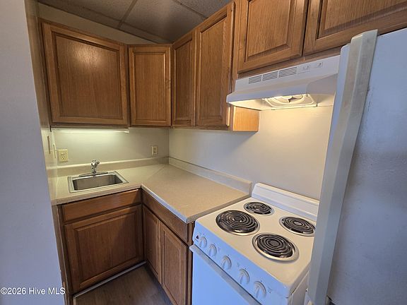 3rd image of 1221 Riverside Ave #407