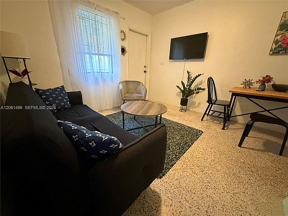 3rd image of 461 SW 6th St #8