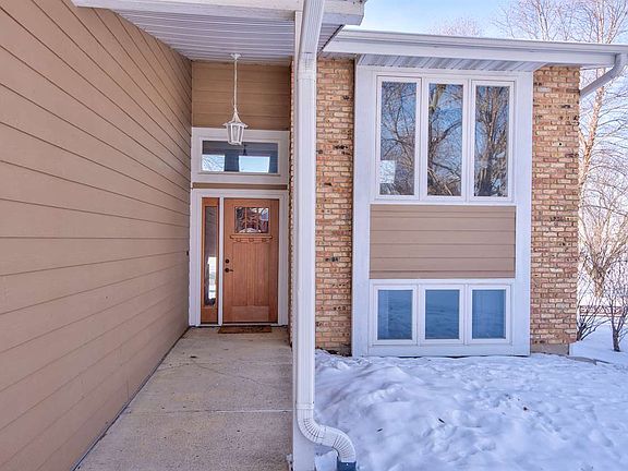 2nd image of 2738 Center Lake Dr