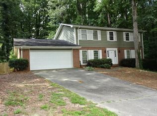 935 Ridgedale Dr, Lawrenceville, GA 30043