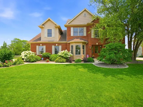 10143 California Ct, Crown Point, IN 46307