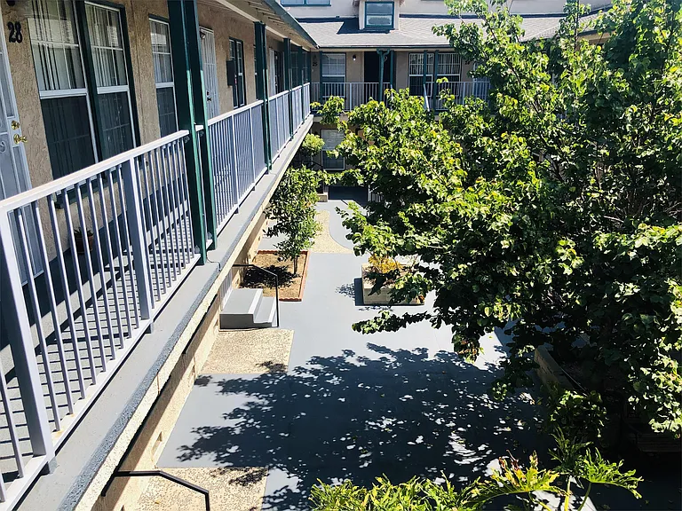 410 S Sierra Madre Blvd #21 — Photo 40