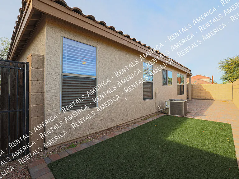 1324 S Mosley Ct — Photo 30