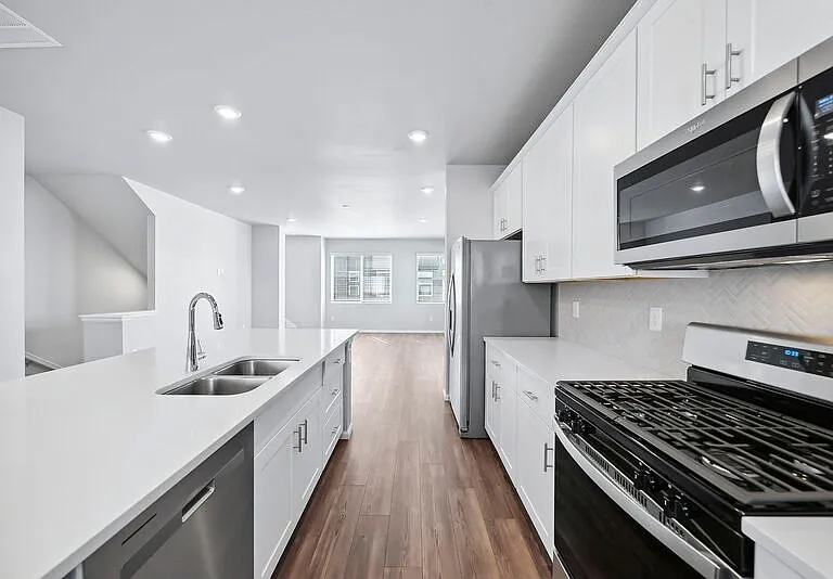 12326 W 56th Ln — Photo 4