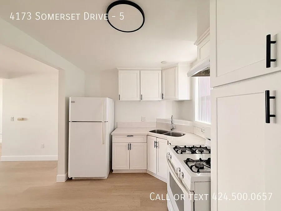 Building Photo - 4173 Somerset Dr #5
