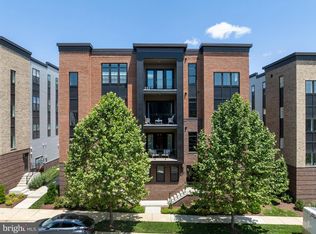 43442 Croson Ln #100, Ashburn, VA 20148