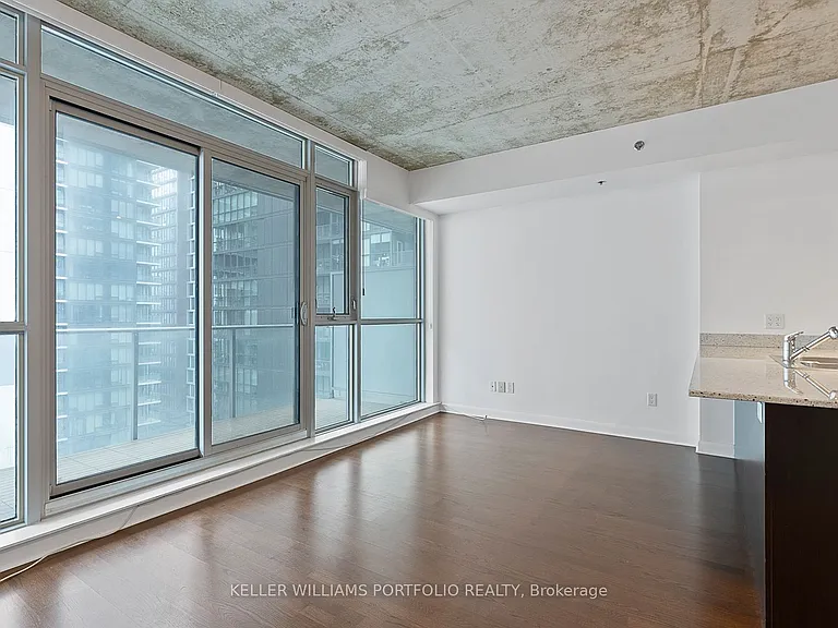 375 King St W #1805 — Photo 17