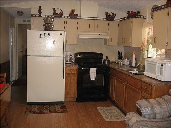 5th image of 11554 Rosamond Dr