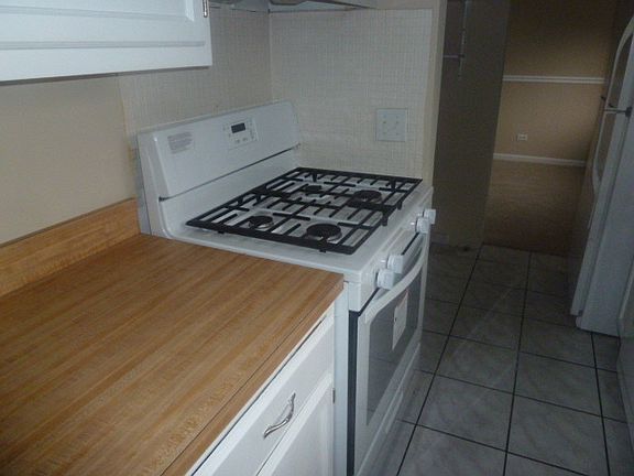 5th image of 128 Berkshire Ct