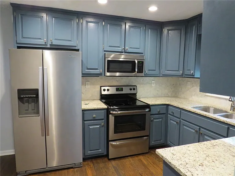 1570 Van Epps St SE — Photo 7