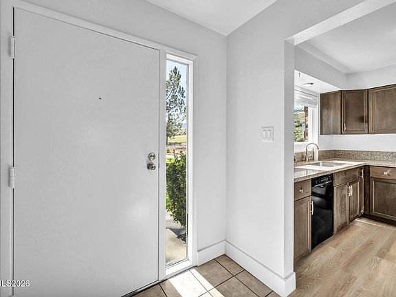 4th image of 312 Smithridge Park