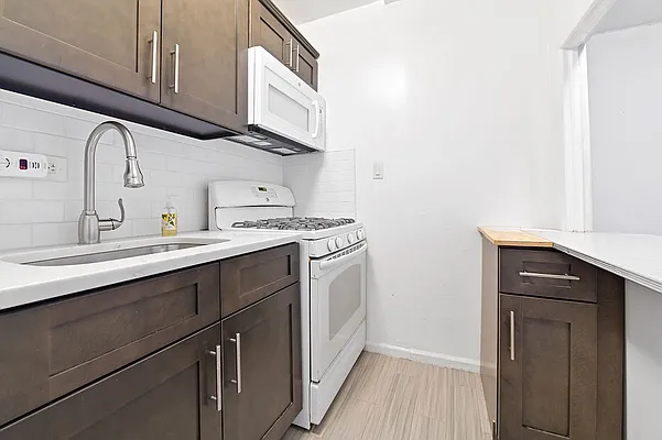 Sold by Remax City Square | media 32