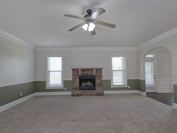 2nd image of 32 Caen Dr