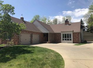 1606 5th St SE, Minot, ND 58701