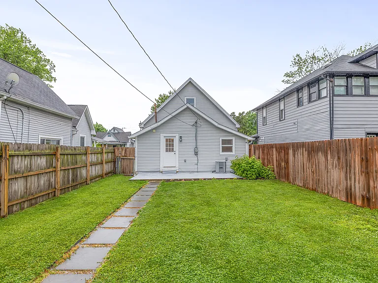 831 Dawson St — Photo 21