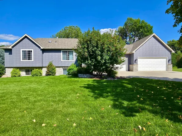 3312 Eagle Ridge Dr E, Willmar, MN 56201
