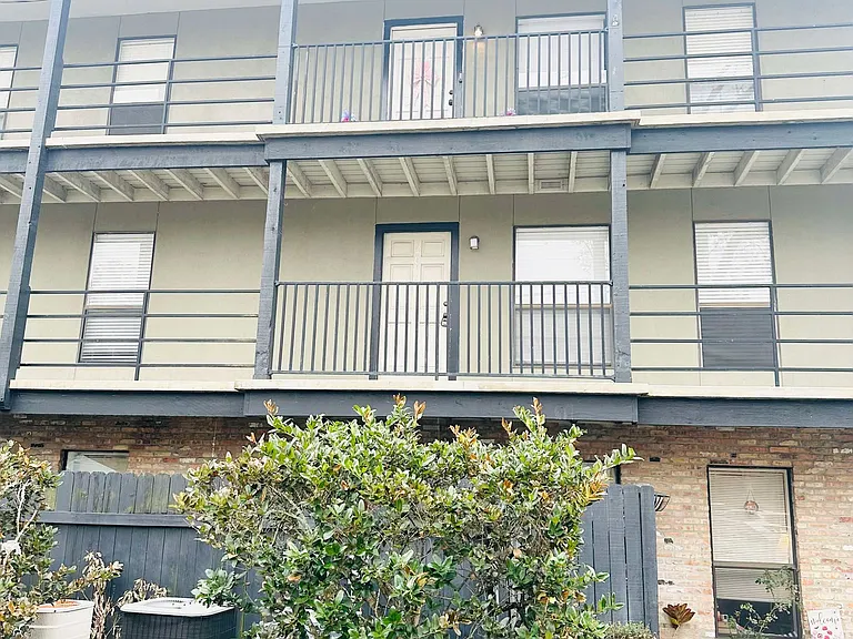 701 S College Rd #201 — Photo 1