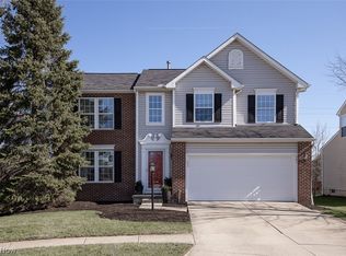887 Woodfield Ln, Brunswick, OH 44212