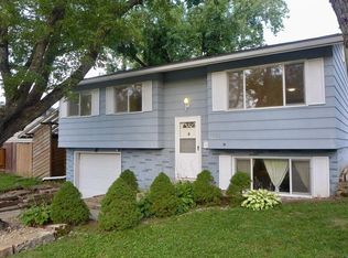 1175 Lindale Dr, Marion, IA 52302