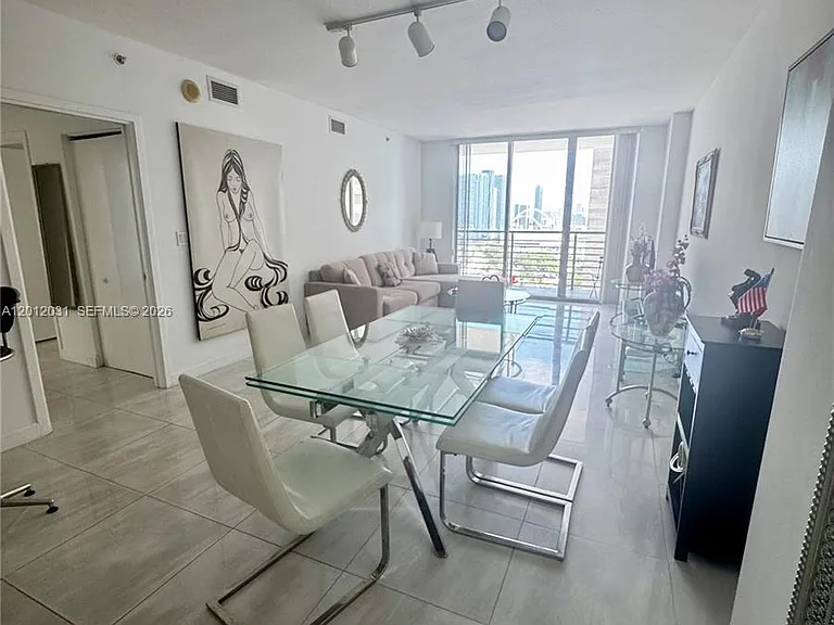 335 Biscayne Blvd #2900 — Photo 10