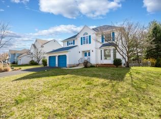 7 Ramapo Trl, Branchburg, NJ 08876