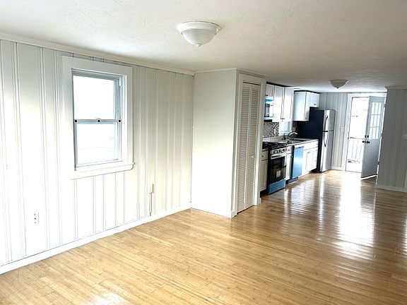 3rd image of 10 Jones Ave Unit 6