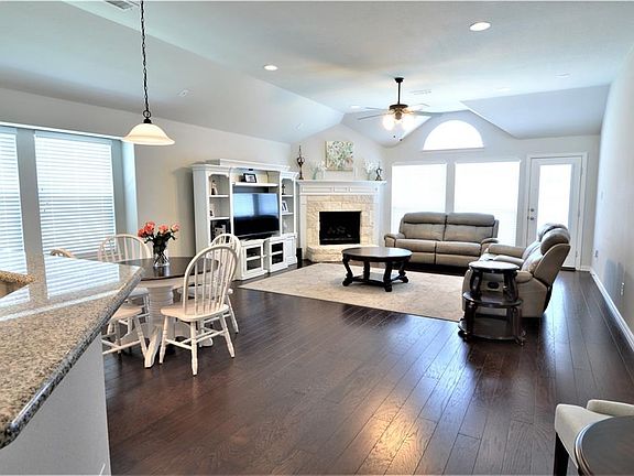 5th image of 8324 Meadow Sweet Ln
