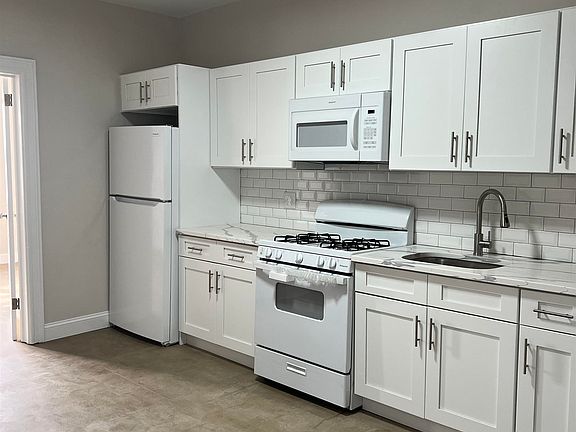 2nd image of 7604 Tonnelle Ave