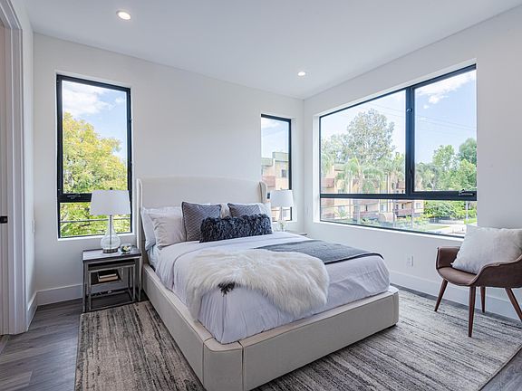5th image of 18313 W Collins St