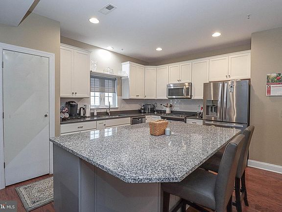 3rd image of 7415 Osprey Landing Dr #39