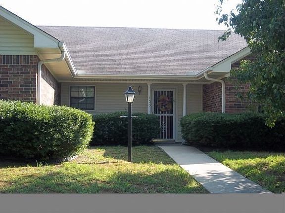 2nd image of 700 Honeysuckle Hills Ct