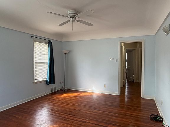 4th image of 1033 3rd Ave SE