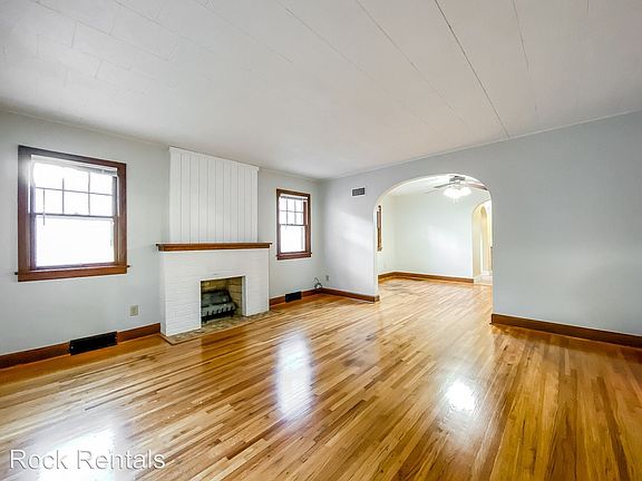 3rd image of 420 E 14th Ave