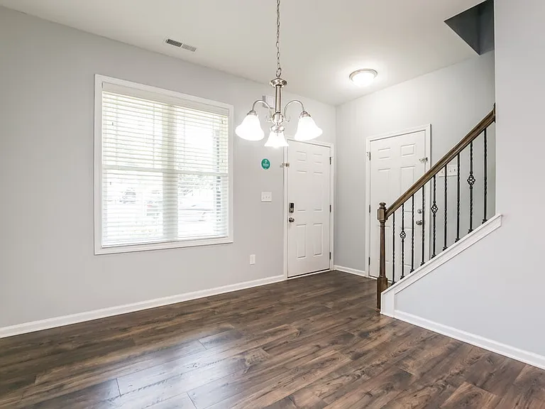 119 Oakdale Ave — Photo 6